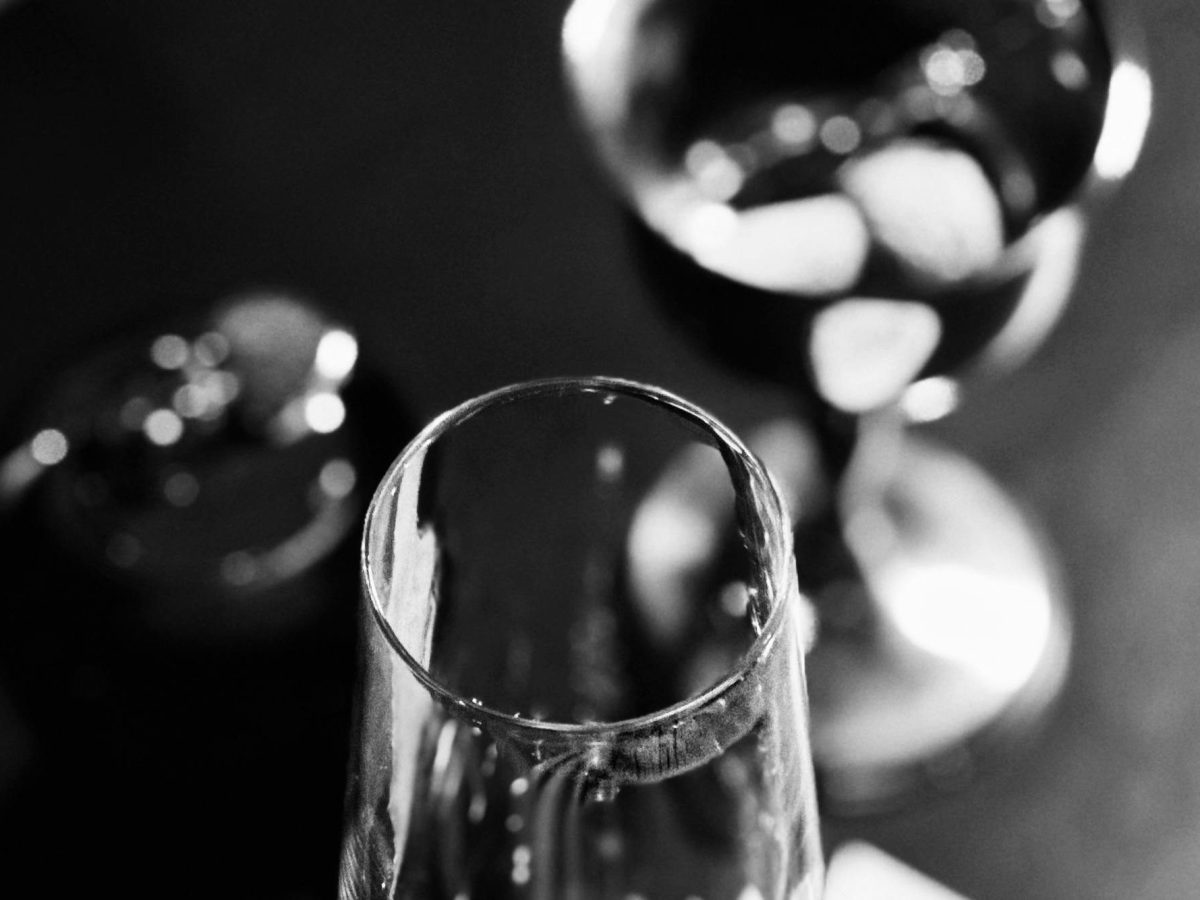 Alcoolisme mondain : quand l’addiction devient&nbsp;chic.